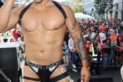 oaklandpridelatinstage9-7-332