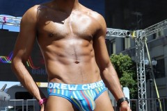 oaklandpridelatinstage9-7-42