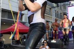 oaklandpridelatinstage9-7-578