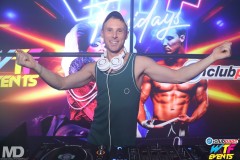 wtffridays10-124
